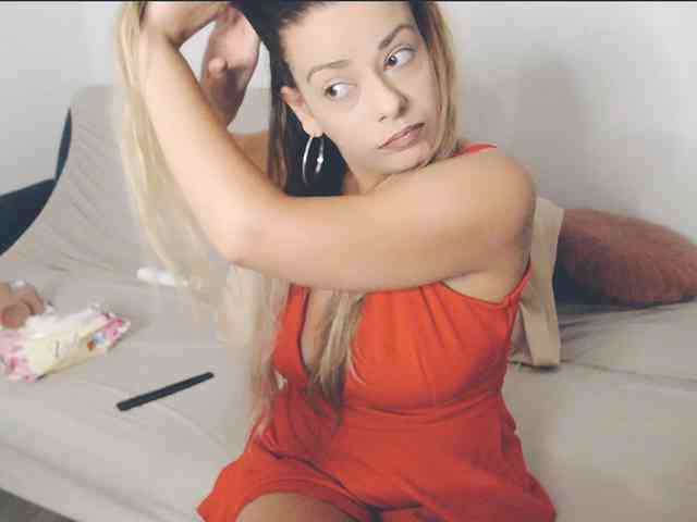 GiuliaHotXXX1 webcam
