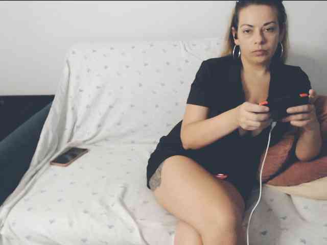 GiuliaHotXXX1 webcam