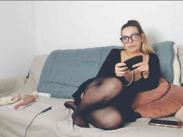 GiuliaHotXXX1 webcam