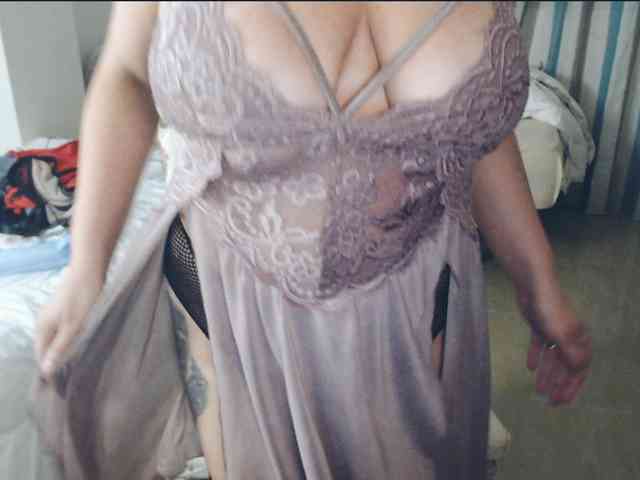 GiuliaHotXXX1 webcam