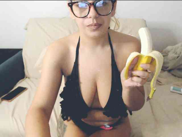 GiuliaHotXXX1 Live Webcam on BongaCams