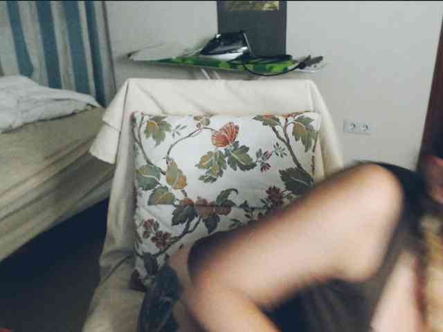 GiuliaHotXXX1 webcam