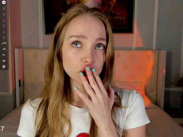 LISABABYMETAL webcam