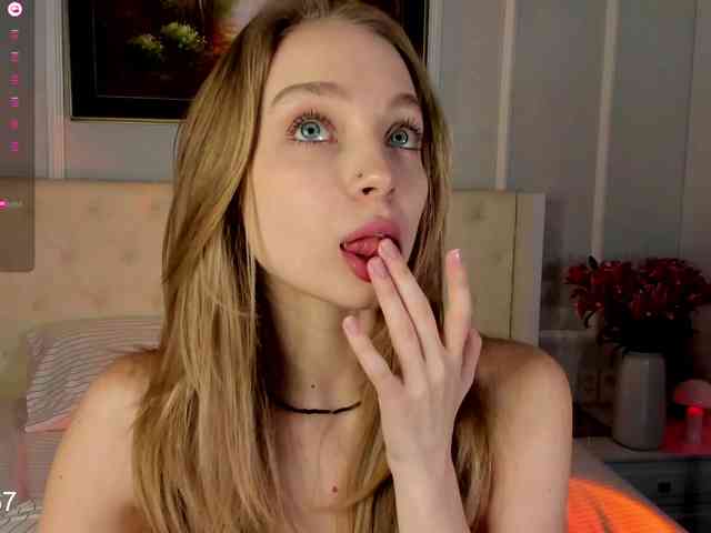 LISABABYMETAL webcam