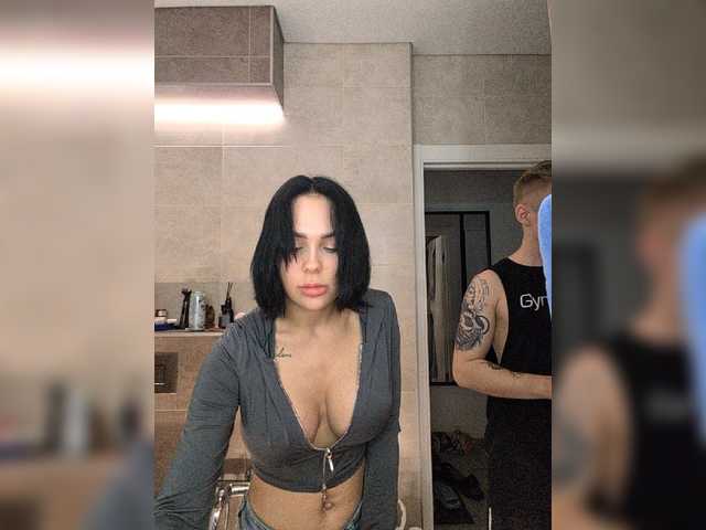 groteskcouple live cam on BongaCams
