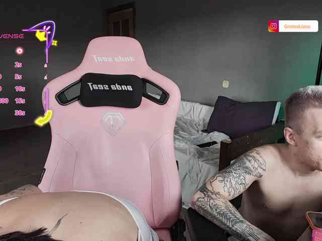 GroteskCouple webcam