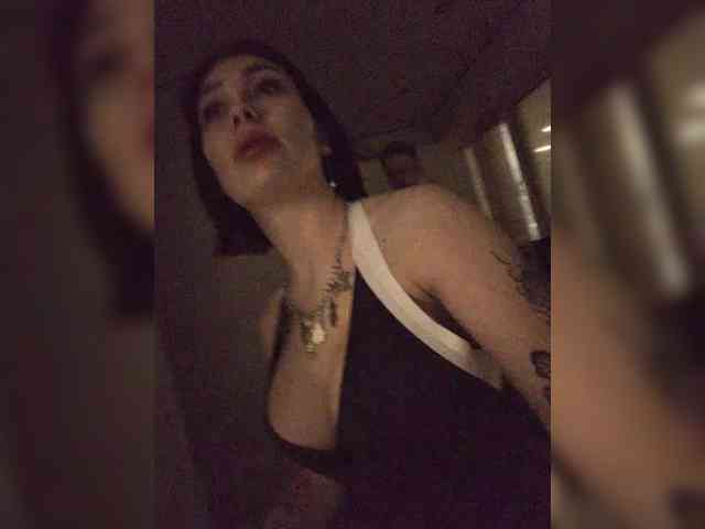 GroteskCouple webcam