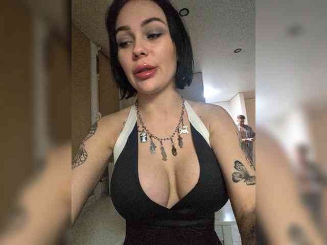 Model: GroteskCouple