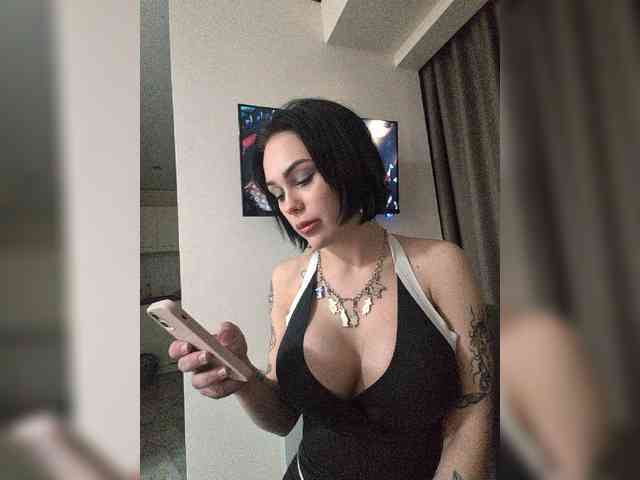 Model: GroteskCouple