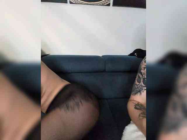 GroteskCouple webcam