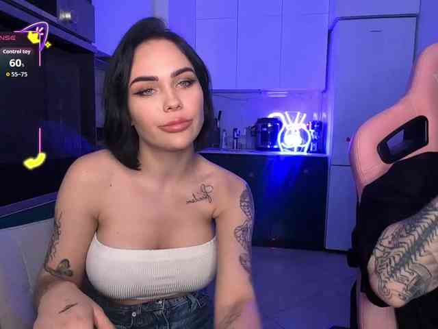 GroteskCouple webcam