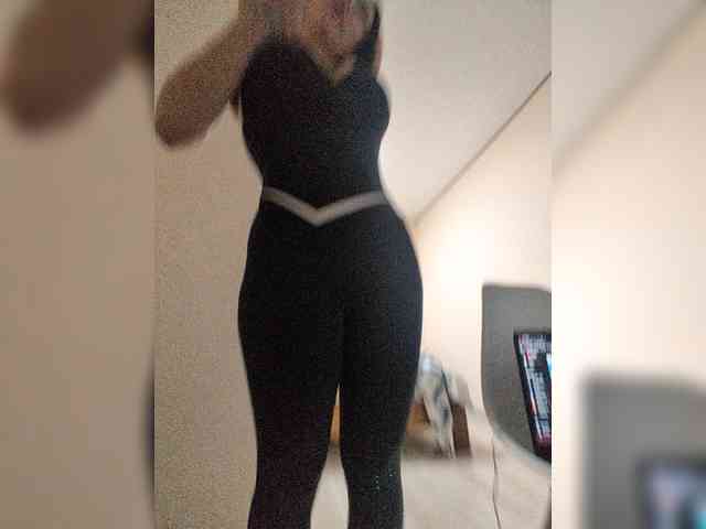 GroteskCouple webcam