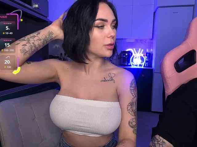 GroteskCouple webcam