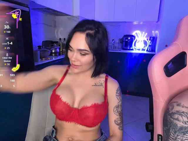 GroteskCouple webcam