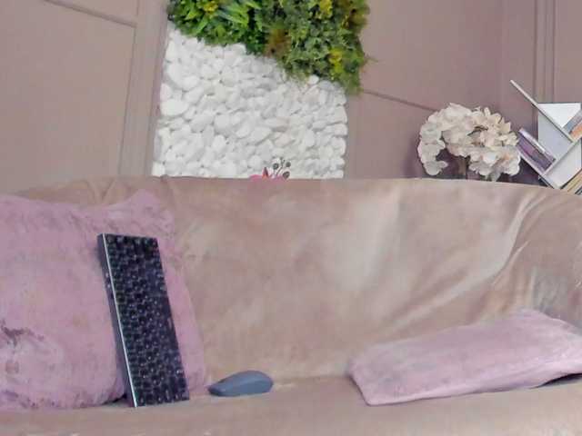 UnforseenLand live cam on UnifiedCams