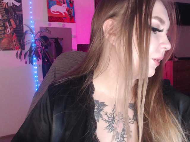 Greeenfriends6969's BongaCams show and profile