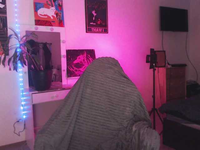 Greeenfriends6969's BongaCams show and profile