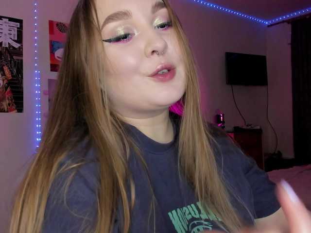 Greeenfriends6969 live cam on BongaCams