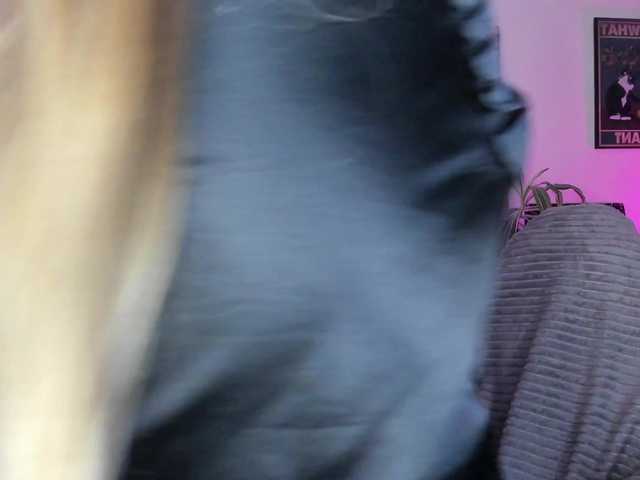 Greeenfriends6969 live webcam show