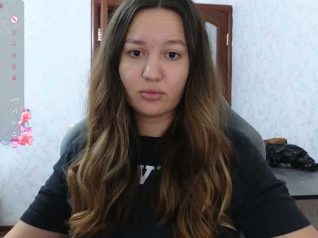 Nelly-Fischer live cam preview