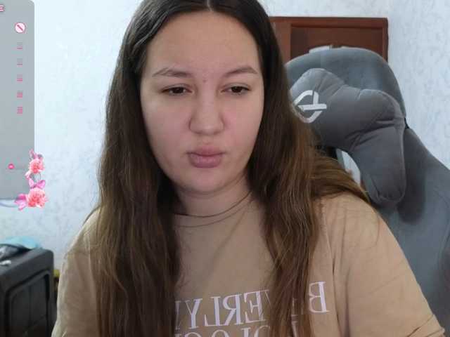Nelly-Fischer live cam on BongaCams