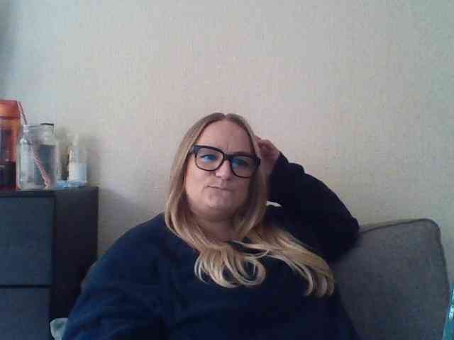 GoddessNIKI webcam