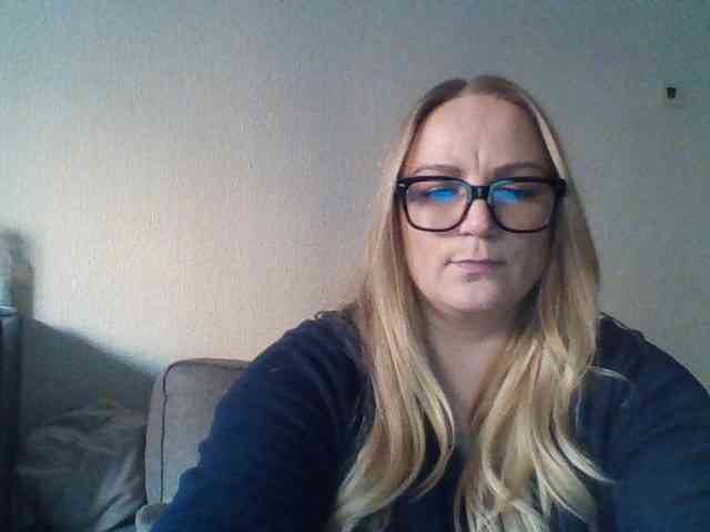GoddessNIKI webcam