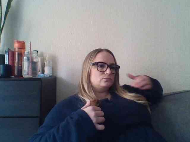 GoddessNIKI webcam