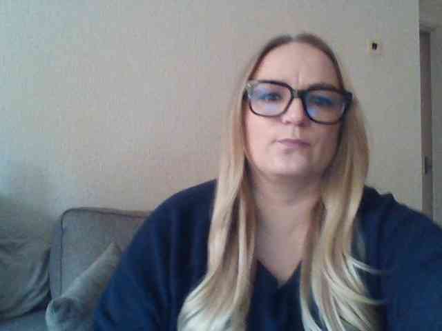 GoddessNIKI webcam