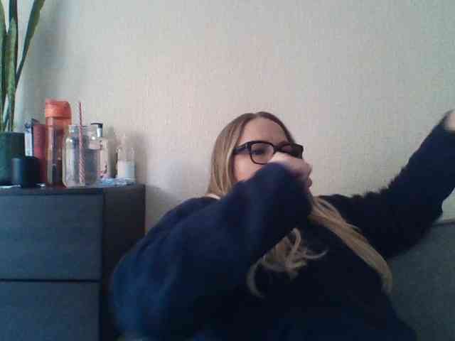 GoddessNIKI webcam