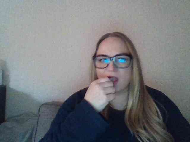 GoddessNIKI webcam