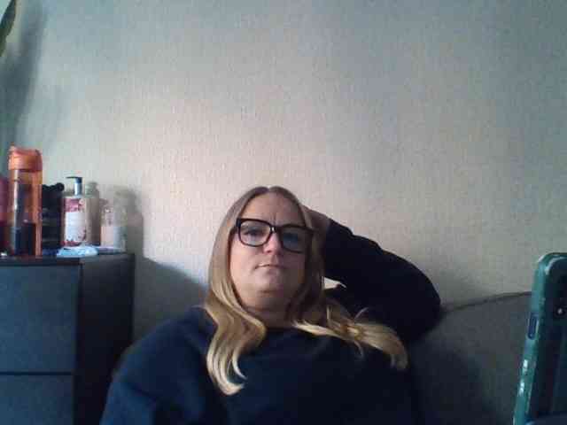 GoddessNIKI webcam