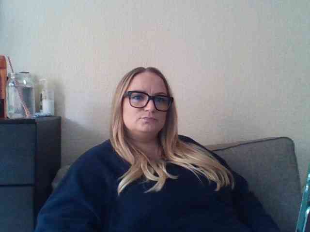 GoddessNIKI webcam