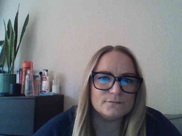 GoddessNIKI webcam