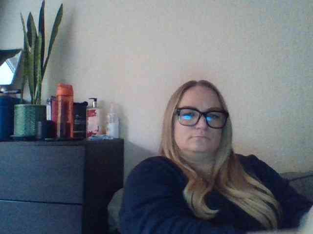 GoddessNIKI webcam