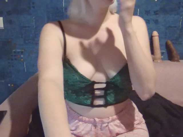 virginriverofficial live cam on BongaCams
