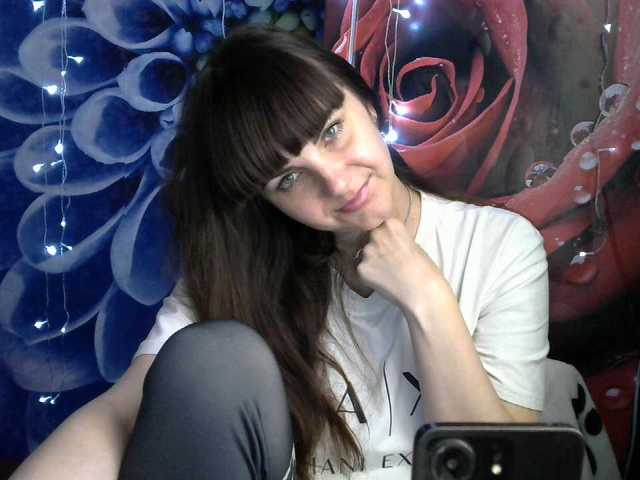 Lilijjjjjjjjjjjjjjjjj90's BongaCams show and profile