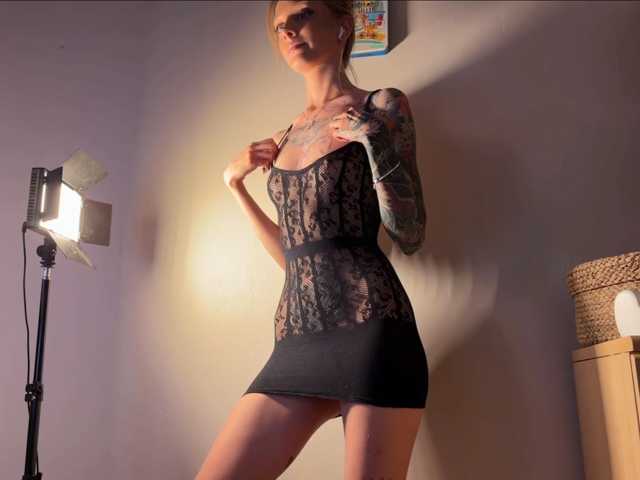 Mini-tiny, live now on BongaCams