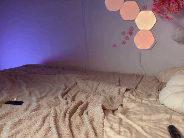 Mini-tiny live cam on BongaCams