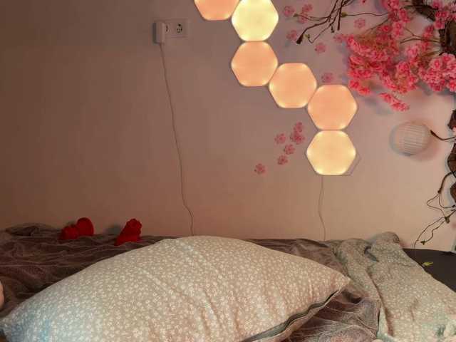 Mini-tiny live cam on BongaCams