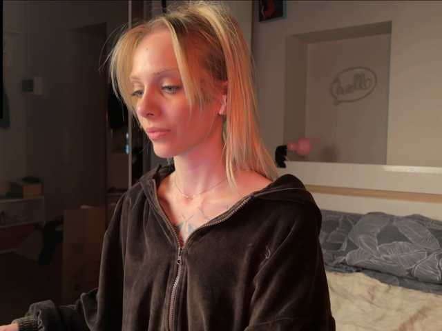 Mini-tiny live cam on BongaCams