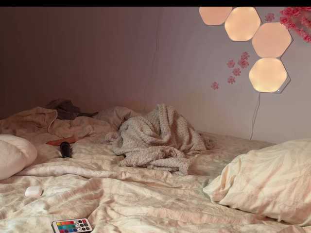 Mini-tiny live cam on BongaCams