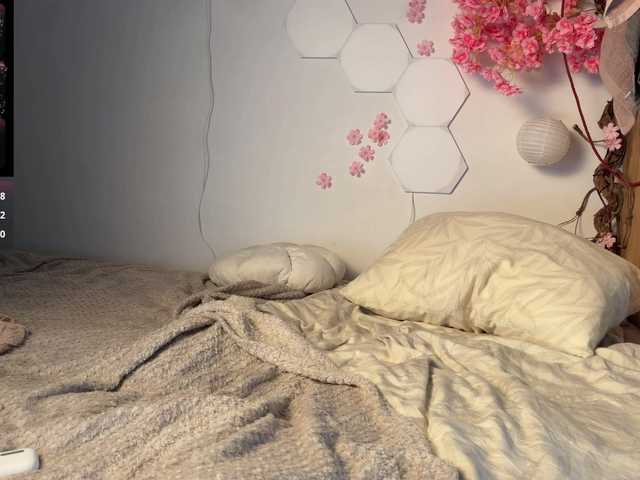 Mini-tiny live cam on BongaCams