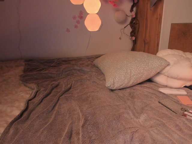 Mini-tiny live cam on BongaCams