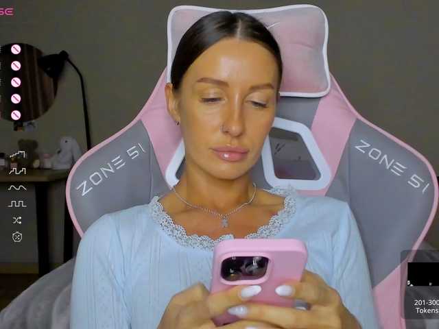 видео HannaChardger