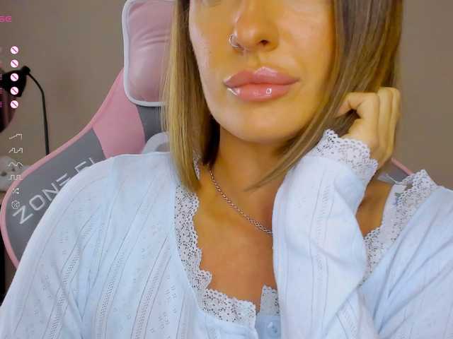 HannaChardger live cam on BongaCams