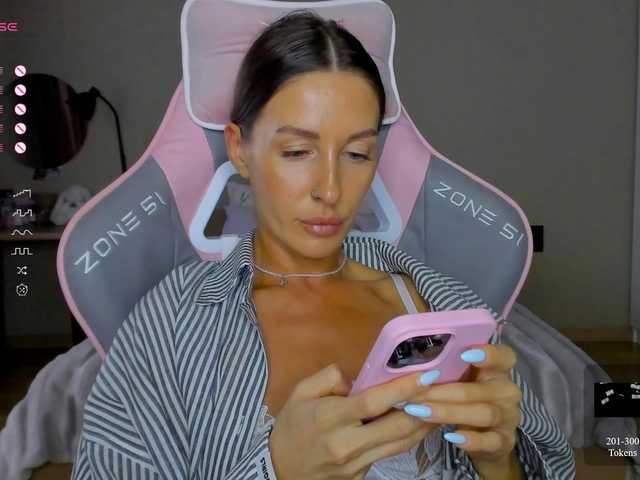HannaChardger live cam on BongaCams