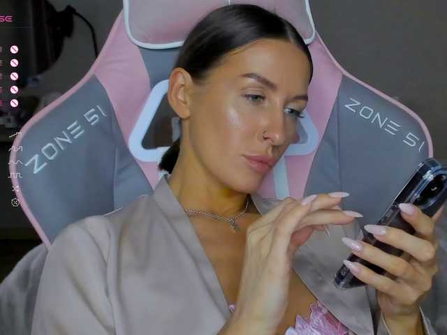 HannaChardger live cam on BongaCams