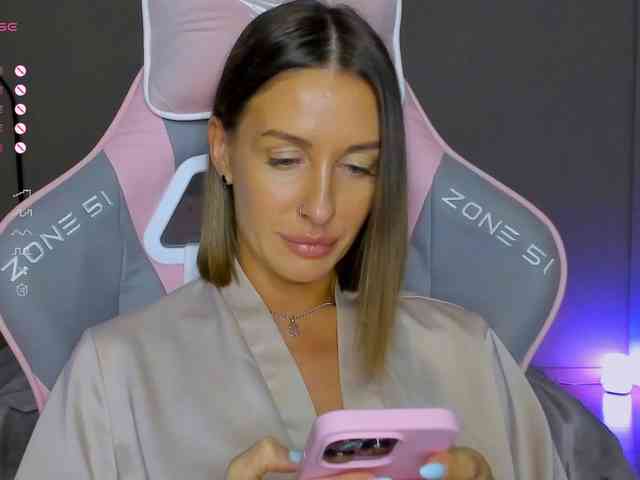HannaChardger Live Webcam on BongaCams