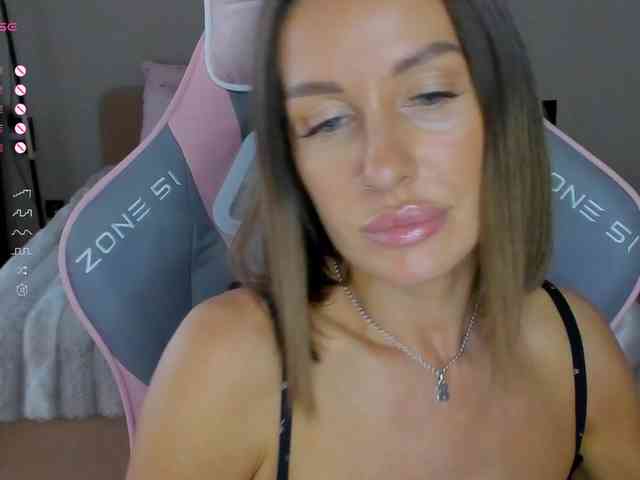 HannaChardger Sex Cam Show